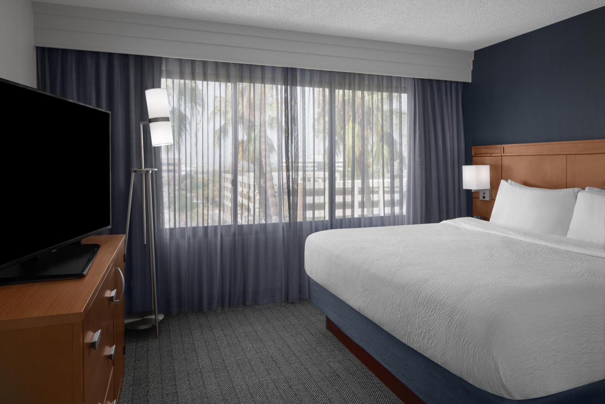 Courtyard By Marriott Cypress Anaheim / Orange County Hotel Exterior foto