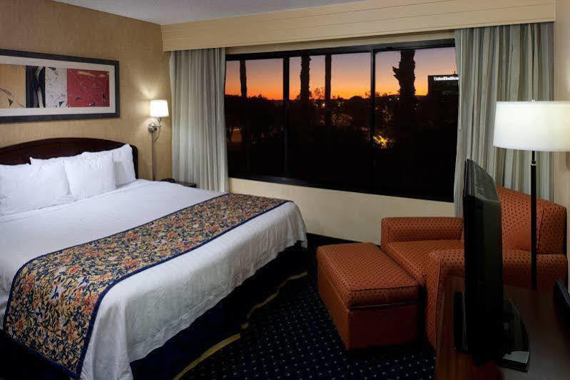 Courtyard By Marriott Cypress Anaheim / Orange County Hotel Exterior foto